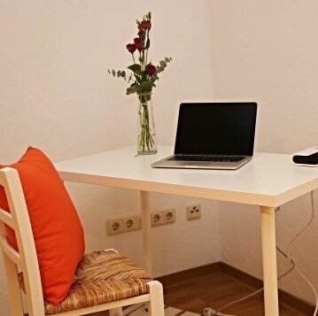Schreibtisch