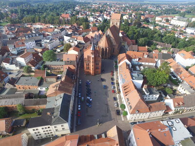 Detlef Benecke | Ansicht der Marktmitte von Oben. Im Hintergrund Rathaus und St. Jacobi-Kirche.