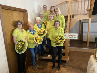 Beim LandfrauenVerein Stickgras-Stuhr gab es Vorstandswahlen. Das Vorstandsteam Heike Göde, Anke Rogge und Heike Mahlstedt wurde für weitere vier Jahre im Amt bestätigt, ebenso die Kassenführerin Elke Kosten. Neu im Vorstand ist jetzt Irene Bruns, die den Posten der Schriftführerin bekleidet. Verstärkt wird der Vorstand durch die Beisitzerinnen Anke Meier, Ute Pleus, Christine Fecker und Birgit Nordbruch. 