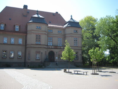 Altes Schloss Cavertitz (Grundschule)
