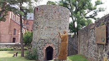Stiftskirche und Bonifatius