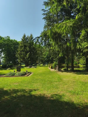 Friedhof Beestland in der Gemeinde Warrenzin