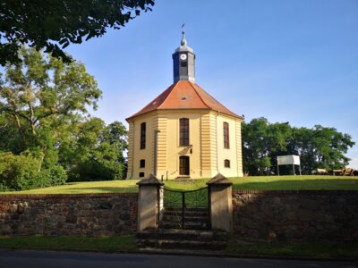 Vorschaubild Kirche Golzow