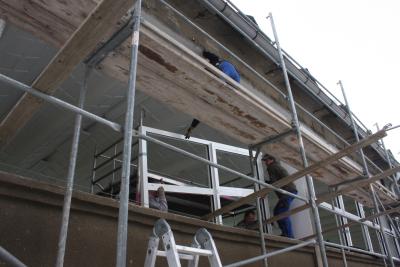 Nach 82 Jahren Toilette in der Schule und neue Fenster für die Sporthalle (Bild vergr&ouml;&szlig;ern)