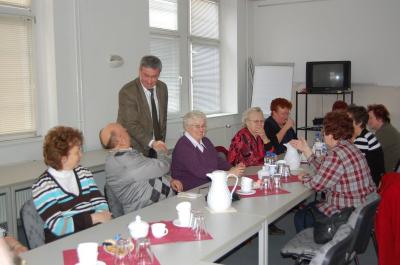 Die Älteren nicht vergessen - Falkenseer Seniorinnen und Senioren der Volkssolidarität stellten dem Bürgermeister kluge und kritische Fragen