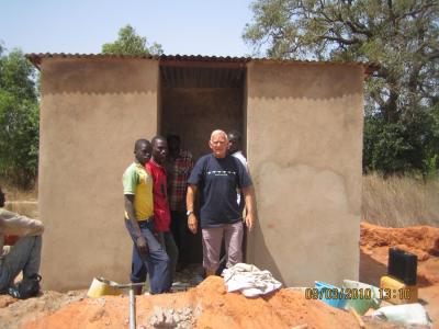 Völpker Arzt hält in Gambia über 1200 Konsultationen ab (Bild vergr&ouml;&szlig;ern)