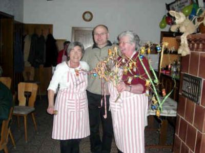 Foto zur Meldung: Faschingspuschel beim Seniorenkreis 