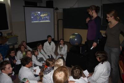Observation der Erde vom Orbit im Weltall (Bild vergr&ouml;&szlig;ern)