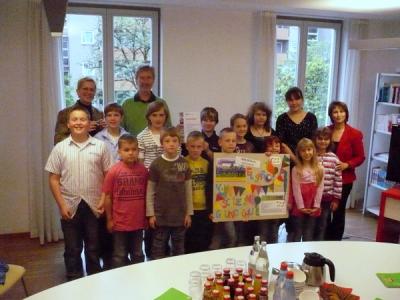 Foto zur Meldung: Spendenübergabe im SOS-Kinderdorf Berlin-Moabit
