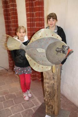 Foto zur Meldung: Fische-Ausstellung inspiriert Schüler