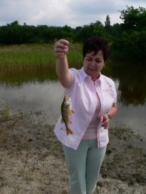 Annahüttes Ortsvorsteher mit dem dicksten Fisch an der Angel