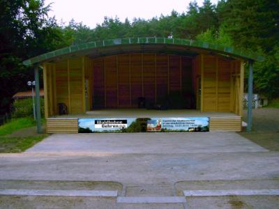 Einweihung der neuen überdachten Bühne auf der Waldbühne Gehren (Bild vergrößern)