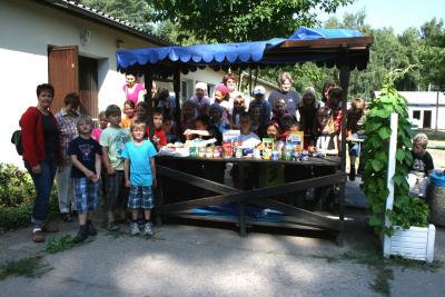 Besuch der  Hortkinder der Grundschule Wandlitz im Tierheim Ladeburg (Bild vergrößern)