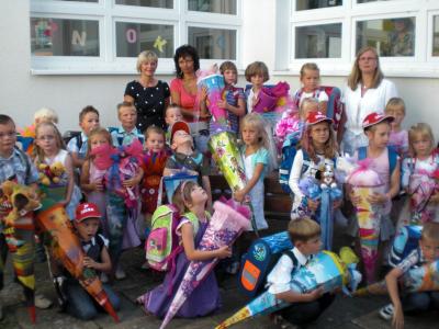 Foto zur Meldung: Elbtalgrundschüler begrüßen neue Mitstreiter