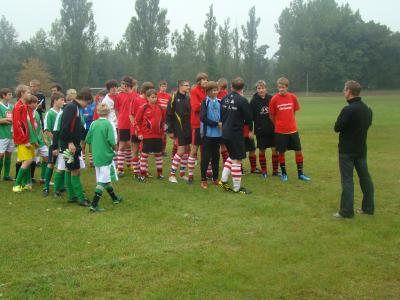 Foto zur Meldung: Jugend trainiert Vorrunde Fußball WK II  Schwarzheide am 09.09.2010
