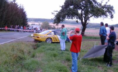 Foto zur Meldung: Einrich Rallye 2004 - Motorsportatmosphäre in Bettendorf