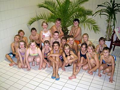 Schwimmunterricht unserer 4. Klasse (Bild vergr&ouml;&szlig;ern)