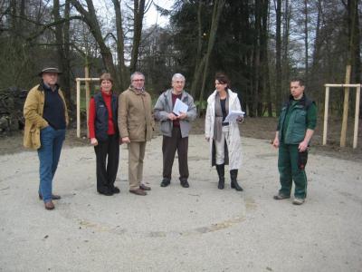 Foto zur Meldung: Baustellenbesichtigung Dorfplatz Grünberg