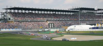 Vertrag unterzeichnet: DTM fährt auch die nächsten 3 Jahre am Lausitzring