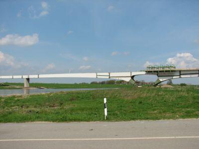 Neues von der Mühlberger Brücke (Bild vergr&ouml;&szlig;ern)