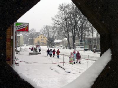 Adieu Holperstrecke“ - Annahütter Bahnhofstraße vor der Sanierung   