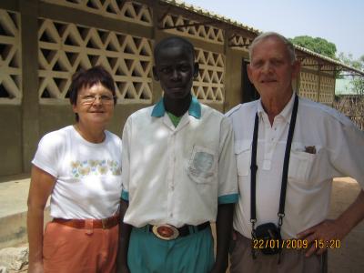 Der „Medizinmann“ aus Völpke unterwegs in Afrika (Bild vergr&ouml;&szlig;ern)
