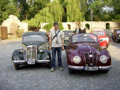 Oldtimer auf der Egelner Wasserburg (Bild vergrößern)