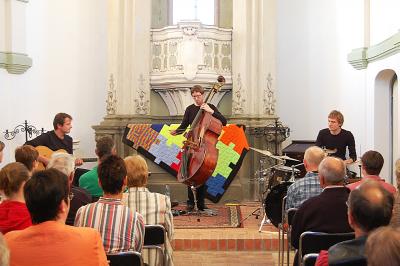 Foto zu Meldung: Fantastische Melodien mit dem Jaspar Libuda Trio in Reuden