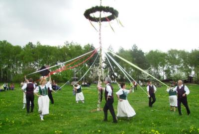Großes Erntedankfest am Samstag auf dem Höllberghof in Langengrassau (Bild vergrößern)