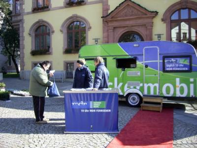 Meckermobil auf dem Egelner Marktplatz (Bild vergrößern)