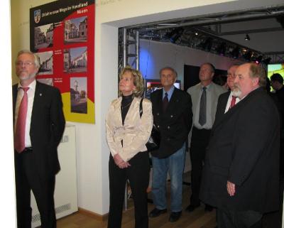 Landkreis-Ausstellung "20 Jahre Mauerfall - Neue Wege im Havelland" bis 13. Dezember 