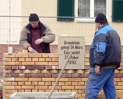 Annahütte: Schlussspurt auf dem Kirchvorplatz