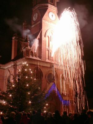 Weihnachtsmarktbesucher loben neuen Kirchvorplatz