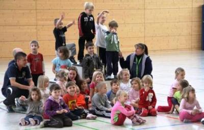 Lachende Gesichter beim Kindersportfest in Lehnin (Bild vergrößern)