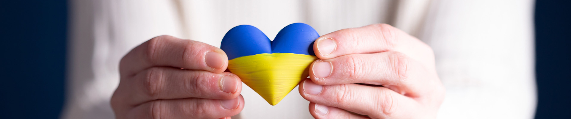 Herz mit ukrainischer Flagge