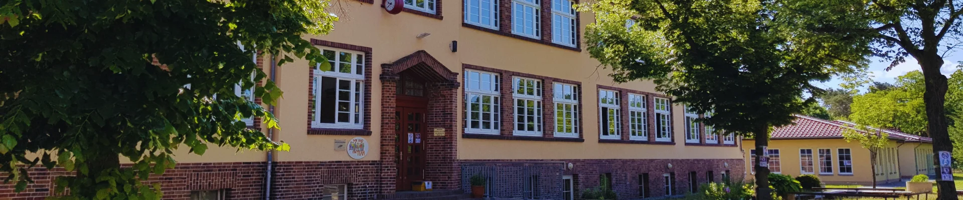 Comenius-Schule September 2022 vorne