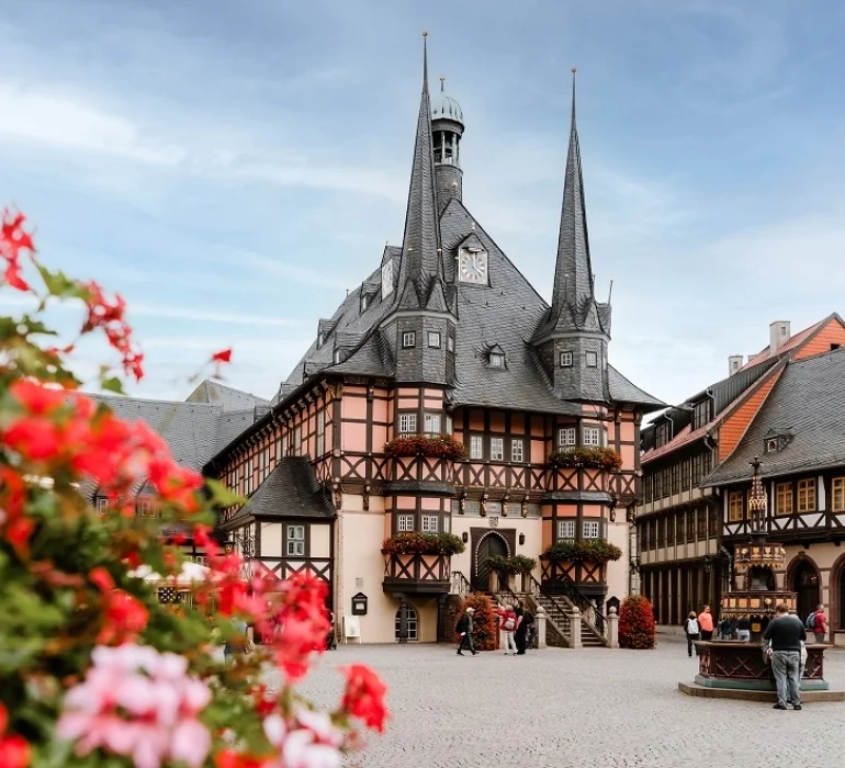 Das Rathaus Wernigerode an einem sonnigen tag