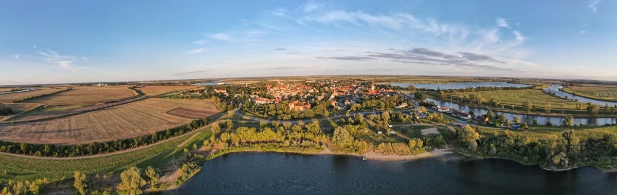 Panorama über die Stadt Mühlberg an der Elbe, Blick vom Schlossteich
