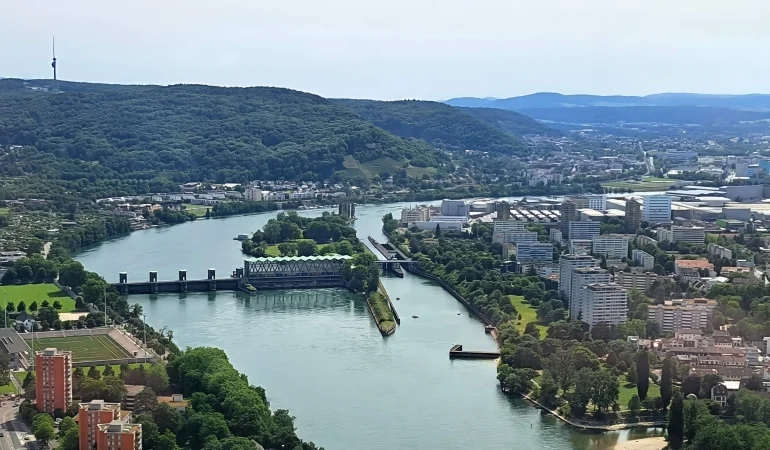 Blick auf Grenzach-Wyhlen von Basel aus