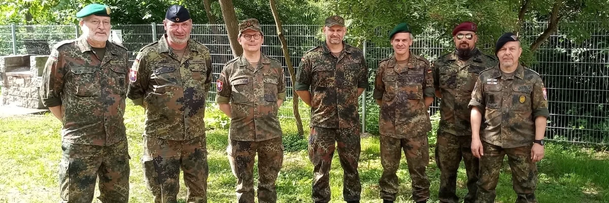 Bild der Teilnehmer auf dem Grillplatz am Heppenheimer Bruchsee