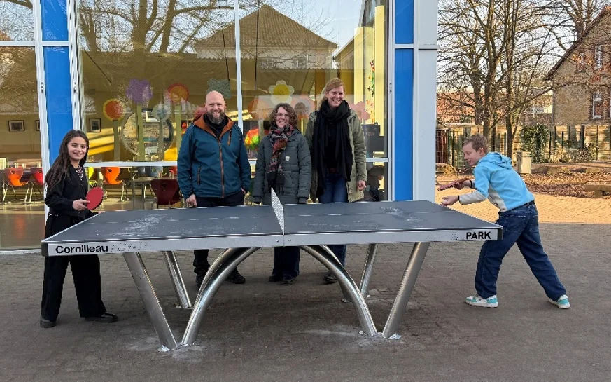 Neue Tischtennisplatte