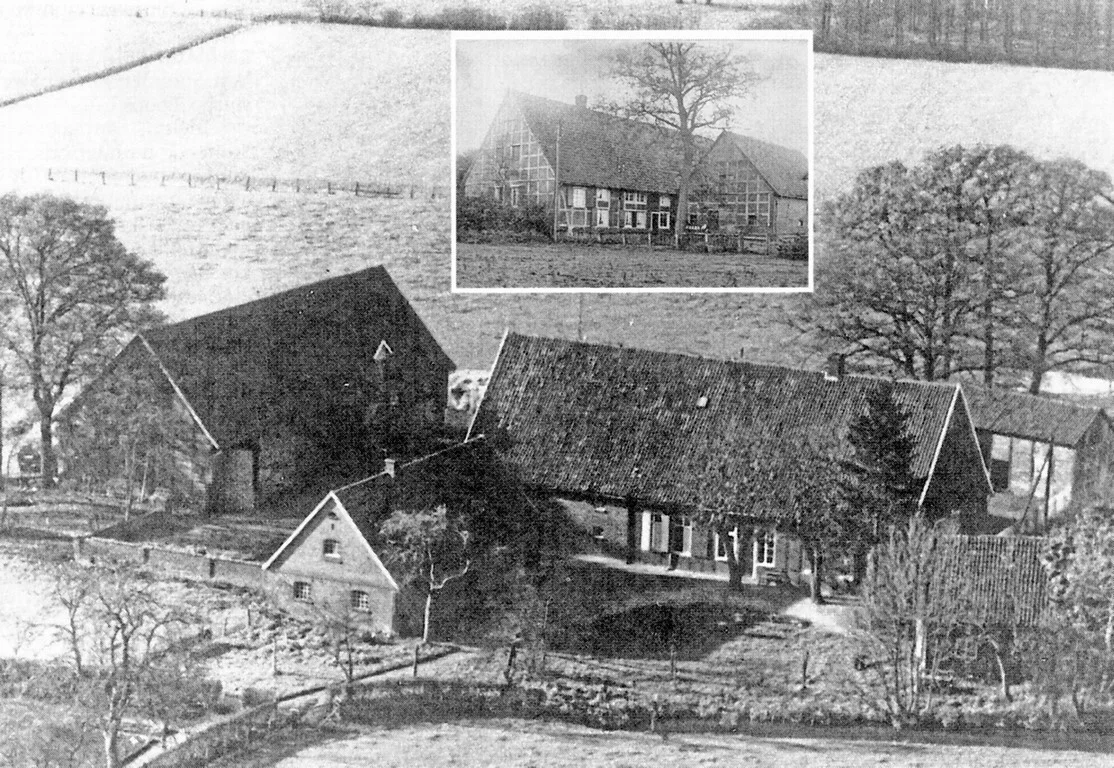 Neun Menschen wurden in der Nacht vom 11. auf den 12. Juni 1945 unter bis heute ungeklärten Umständen auf dem Hof Stotter in Rinkerode ermordet. Nach diesem schrecklichen Verbrechen übernahm der Neffe des Bauern Heinrich Richter-Delsen, den Hof. Das Gebäude auf dem kleinen Bild brannte 1975 vollkommen nieder.