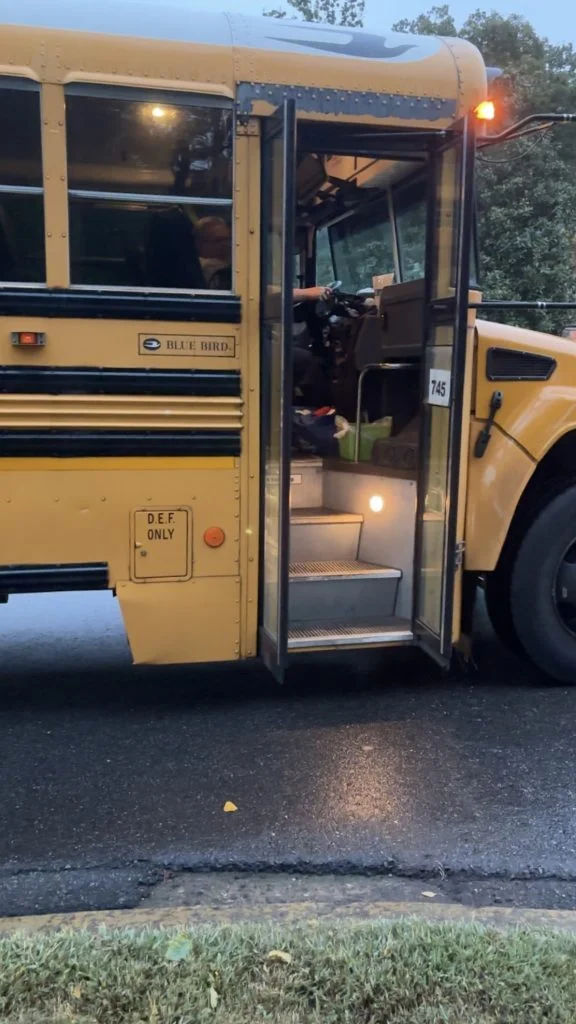 Gelber Bus