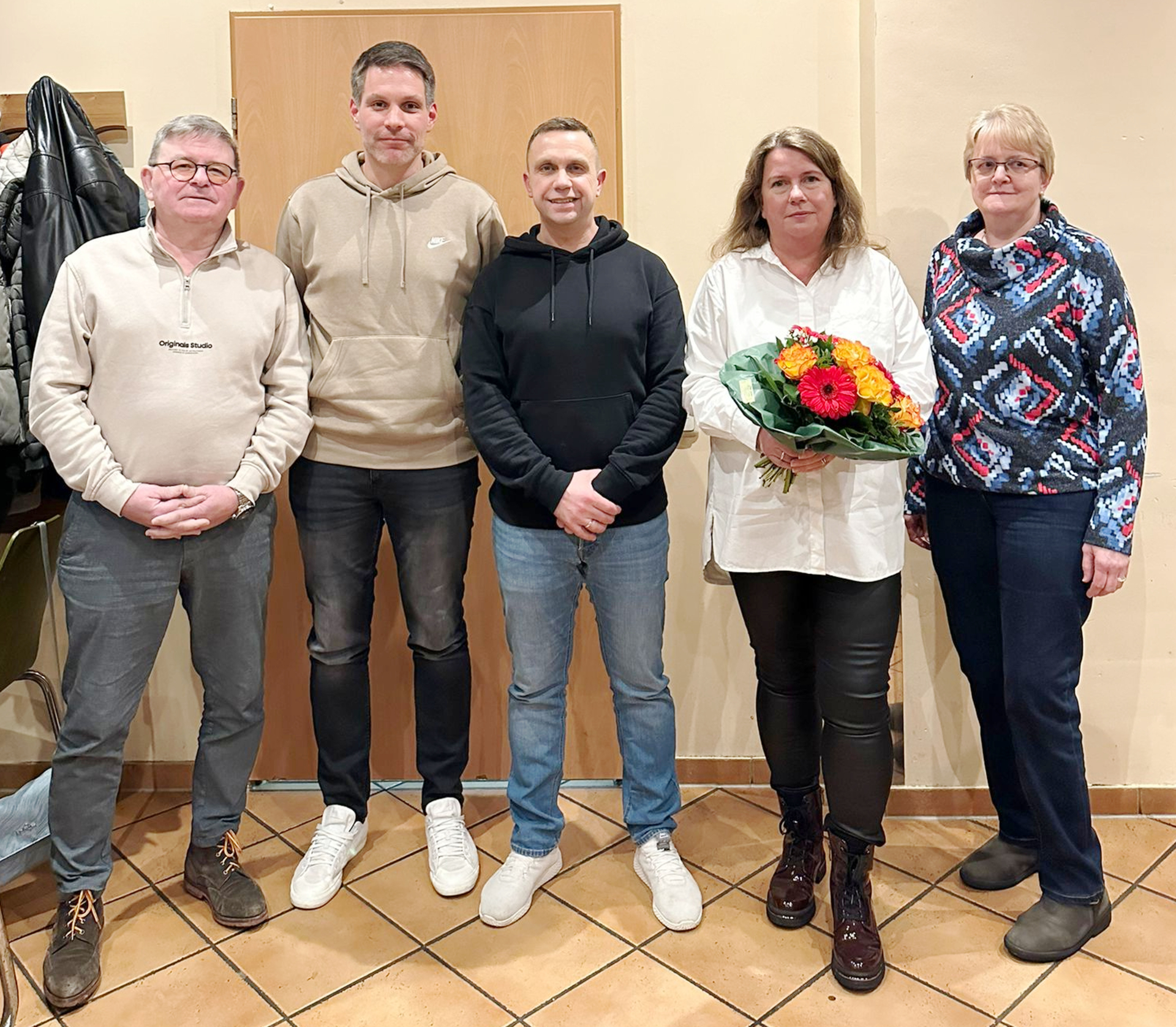Der alte Vorstand: (von links) Ullrich Hoffmann (ehemaliger Fußballfachwart), Marco Washausen (ehemaliger 1. Vorsitzender), Christian Dreyer (2. Vorsitzender), Sandra Gottschalk (ehemalige Schriftführerin) und Monika Parschau (Kassenführerin)
