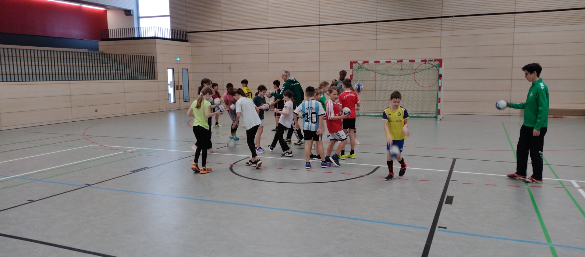 Handballtraining der 4. Klasse, 2024