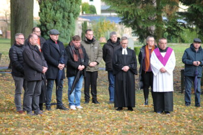 Foto zur Meldung: Gedenkveranstaltung zum Volkstrauertag auf dem Malchiner Friedhof