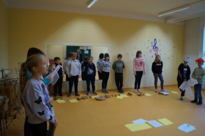 Projekttag der Grundschule Hirschfeld zur Namensgebung (Bild vergrößern)