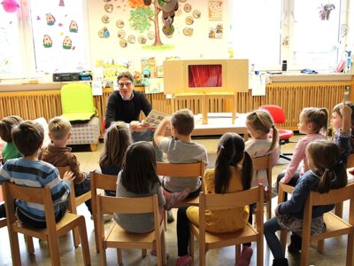 Bürgermeister zum Vorlesetag im Kindergarten (Bild vergrößern)