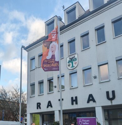 Einladung zur Fahnenhissung anlässlich des Internationalen Tages gegen Gewalt an Frauen (Bild vergrößern)