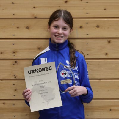 Ella Wieczorek ist Bezirksmeisterin 2024 bei den Mädchen 13 (Bild vergrößern)